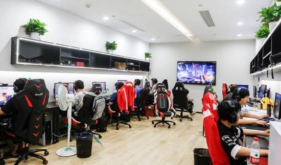 甘肃电信推出家庭小管家算力主机引领智慧家庭新趋势